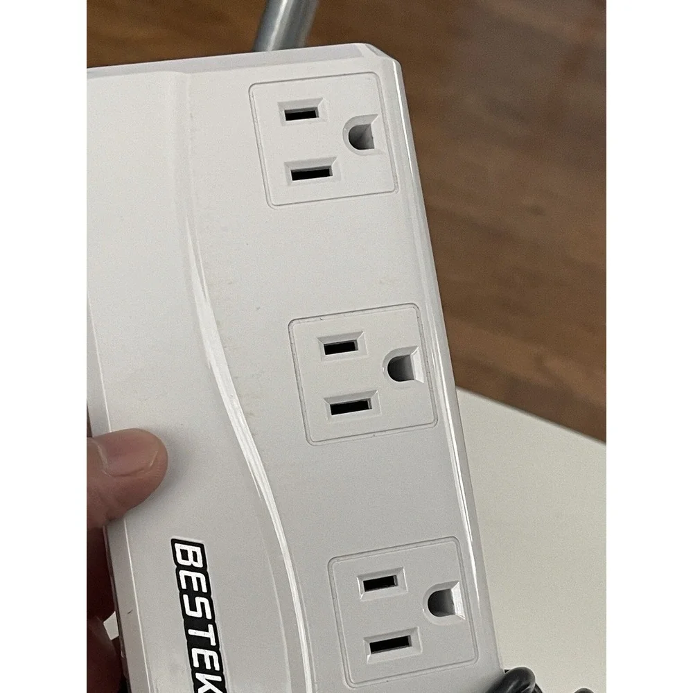 Bestek International 200W Travel Adapter & Power Converter ~ USB ~